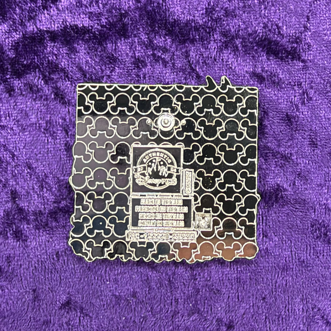 Encanto Madrigal Family Cluster Pin | Disney Parks 2026