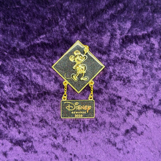 Mickey Mouse Disney Rewards Visa Cardmember Pin | 2026