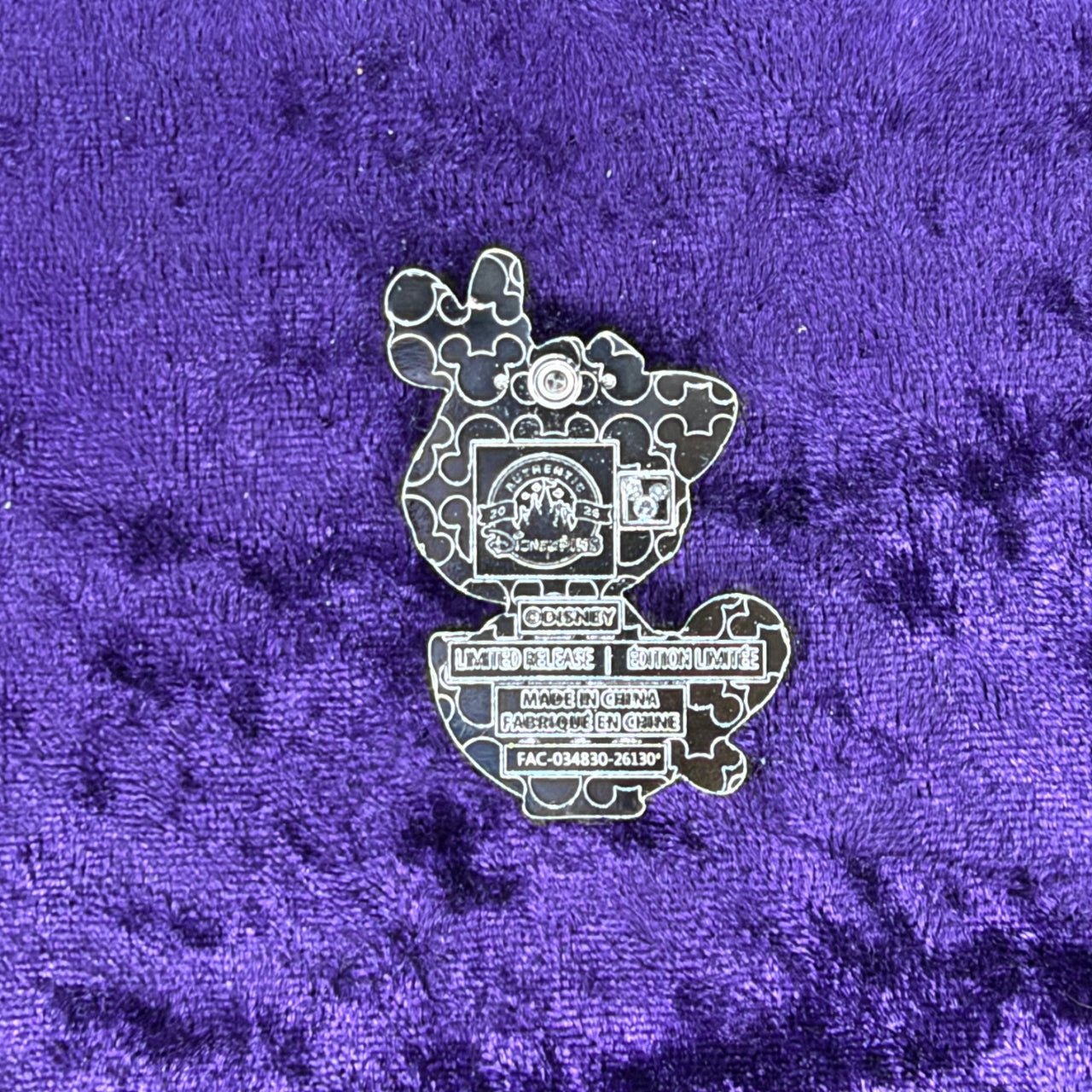 Alice in Wonderland Teacup Cat Pin | Cats & Dogs Halloween