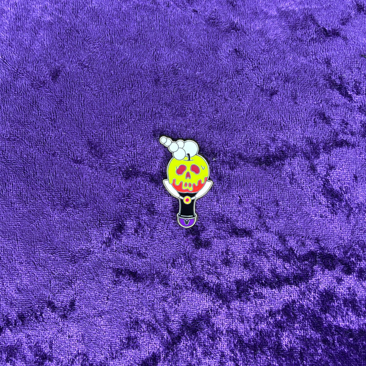 Evil Queen Bubble Wand Chaser Pin | Walt Disney World 2025 Wave B Hidden Disney