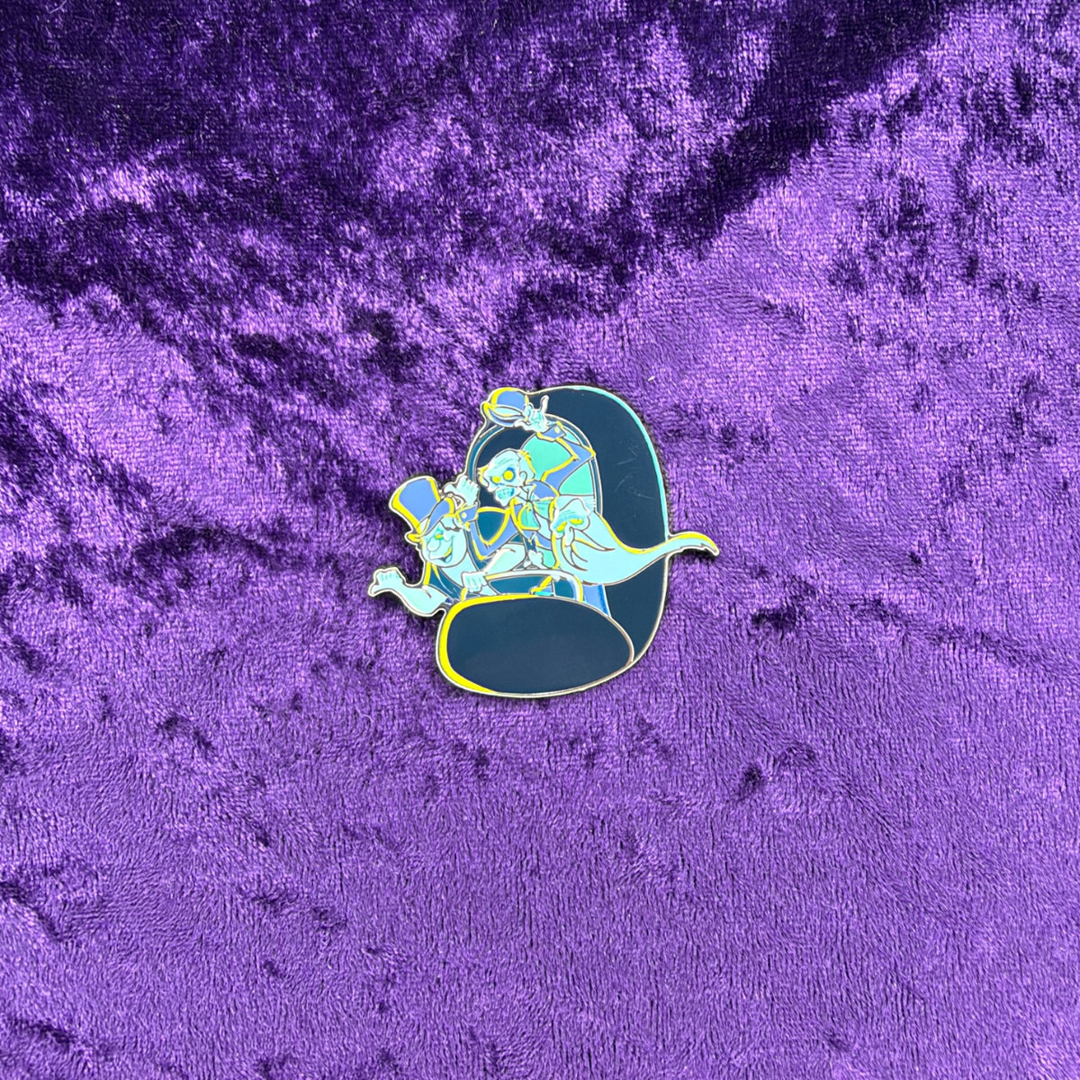 Haunted Mansion Hitchhiking Ghosts Glow-in-the-Dark Pin | 2026 Open Edition