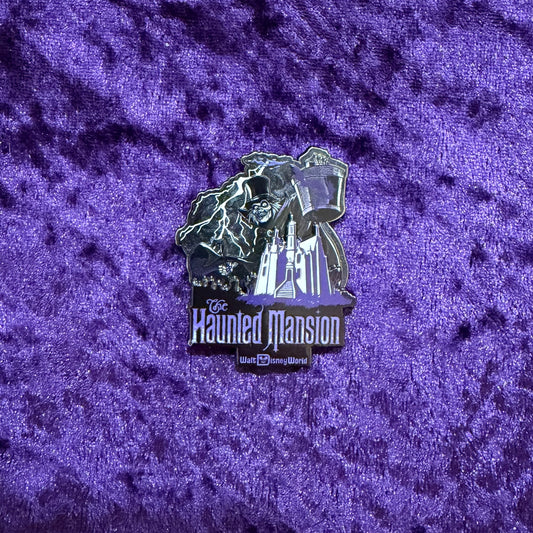 Hatbox Ghost Haunted Mansion Passholder Pin | Walt Disney World Limited Edition 4000