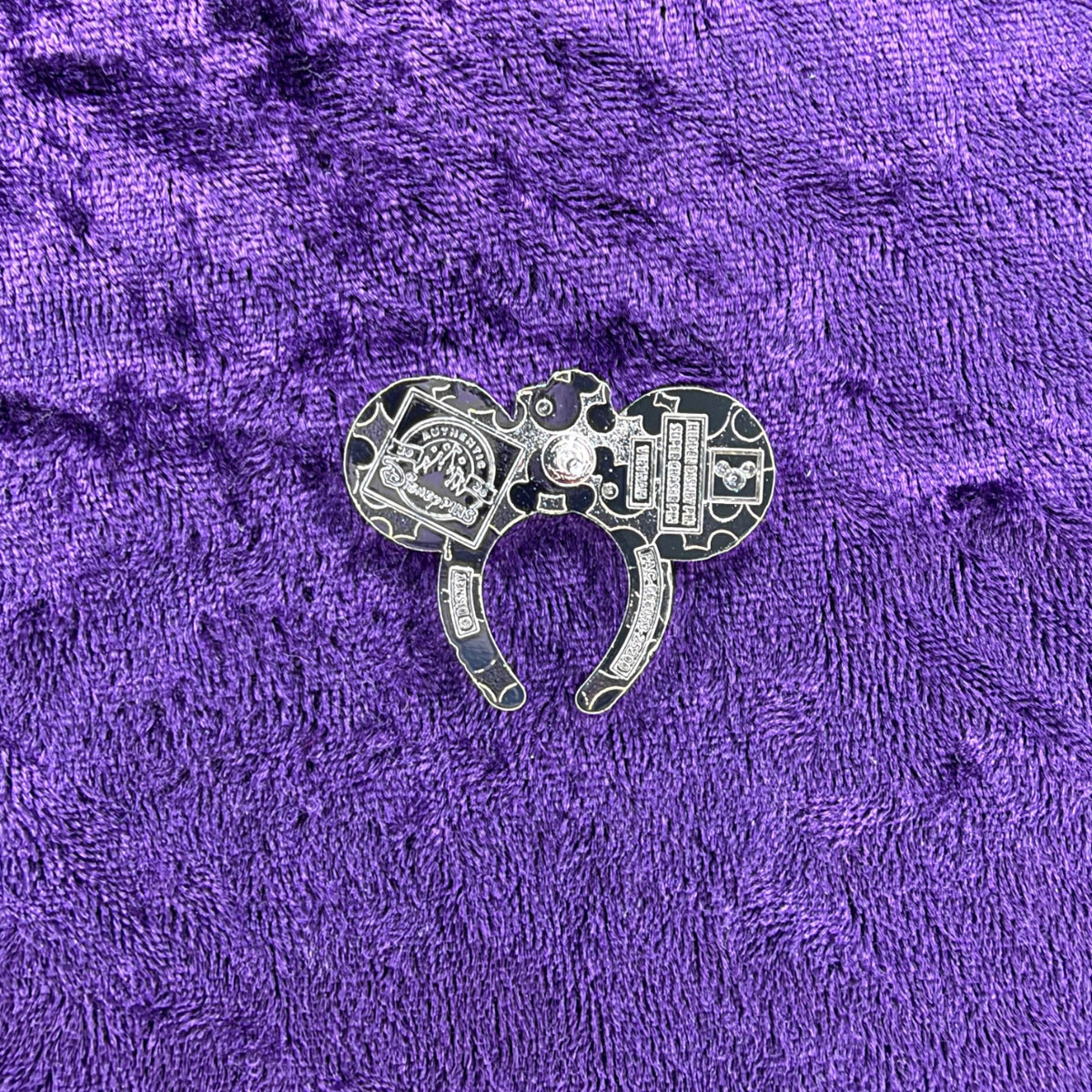 Hatbox Ghost Headband Super Chaser Pin | WDW 2026 Wave A Hidden Disney