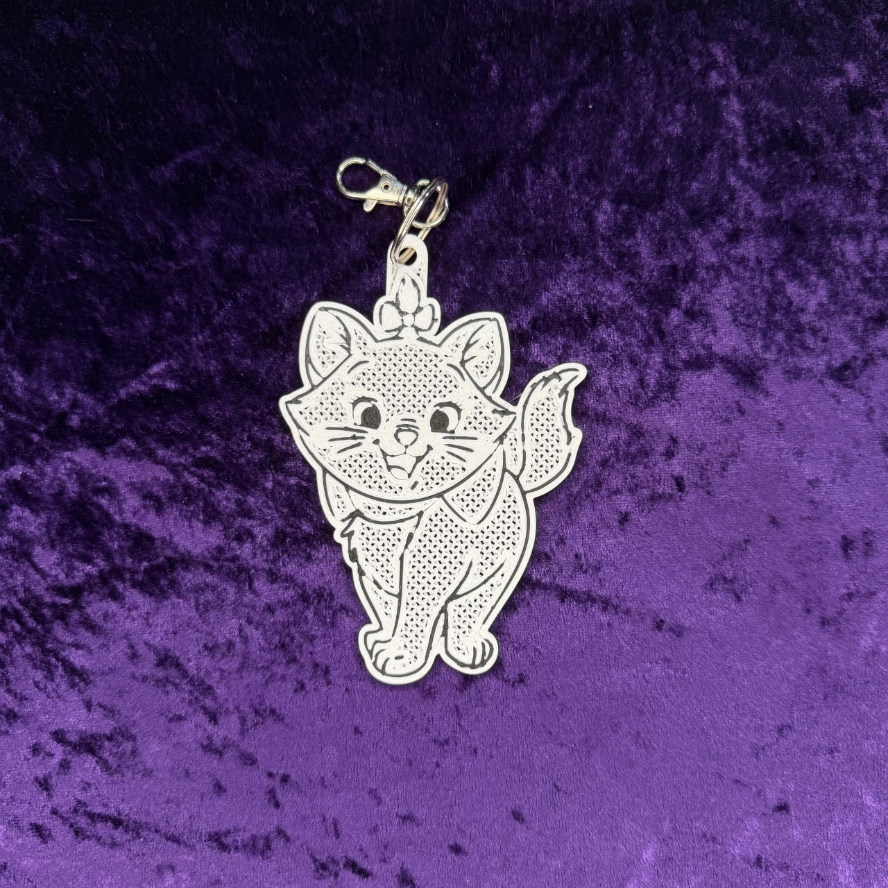 Marie "Everybody Wants To Be a Cat" Pin Keychain