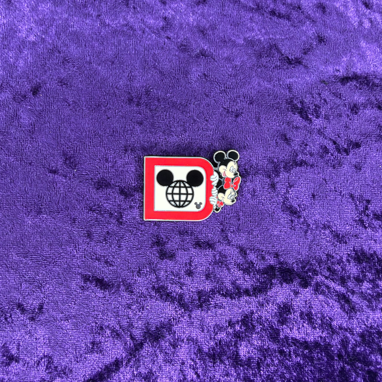 Mickey & Minnie “D” Chaser Pin | Walt Disney World 2025 Wave A Hidden Disney