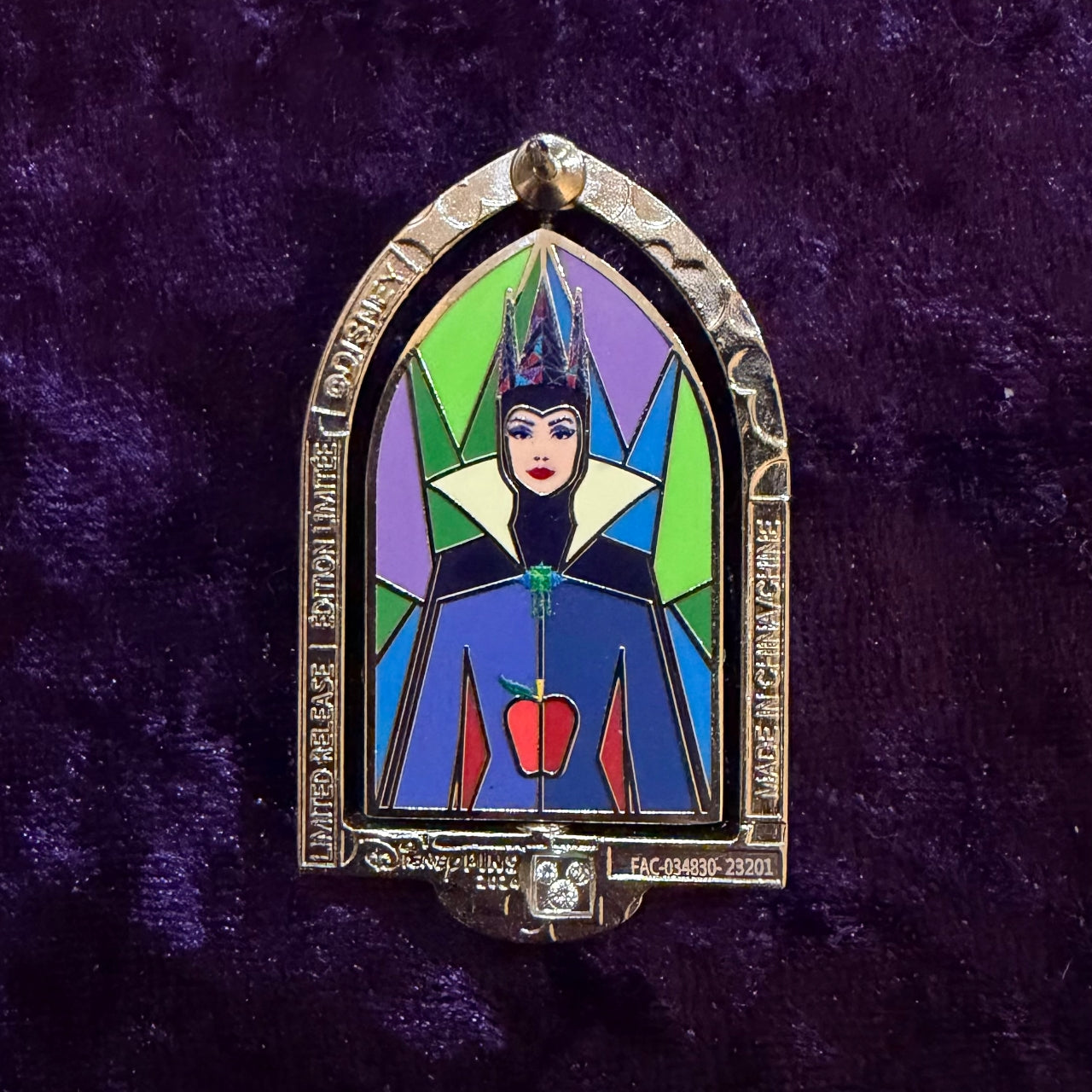 Snow White and Evil Queen Spinner Pin | Disney Snow White Limited Release