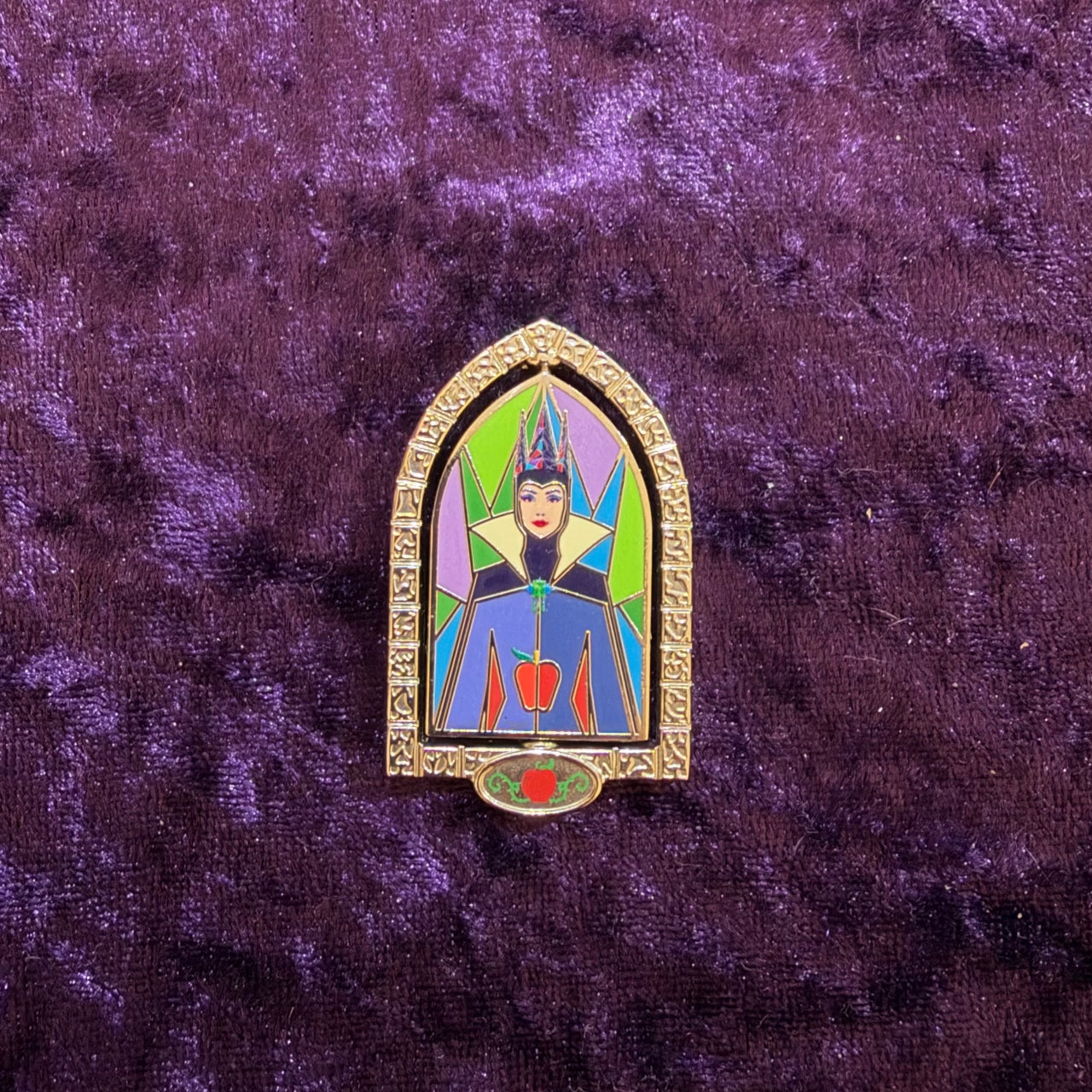 Snow White and Evil Queen Spinner Pin | Disney Snow White Limited Release